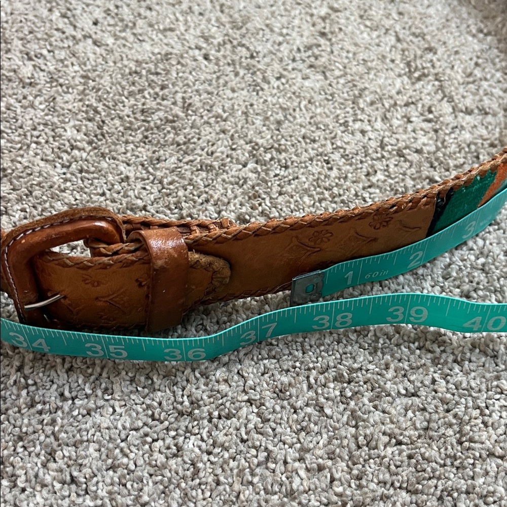 Vintage Made in Guatemala Colorful Fabric Embossed and Braided Leather 31-37 “ - Picture 15 of 16